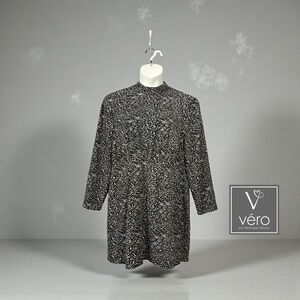 NEW, Véro, Printed Shift Dress, Size L, Black & White